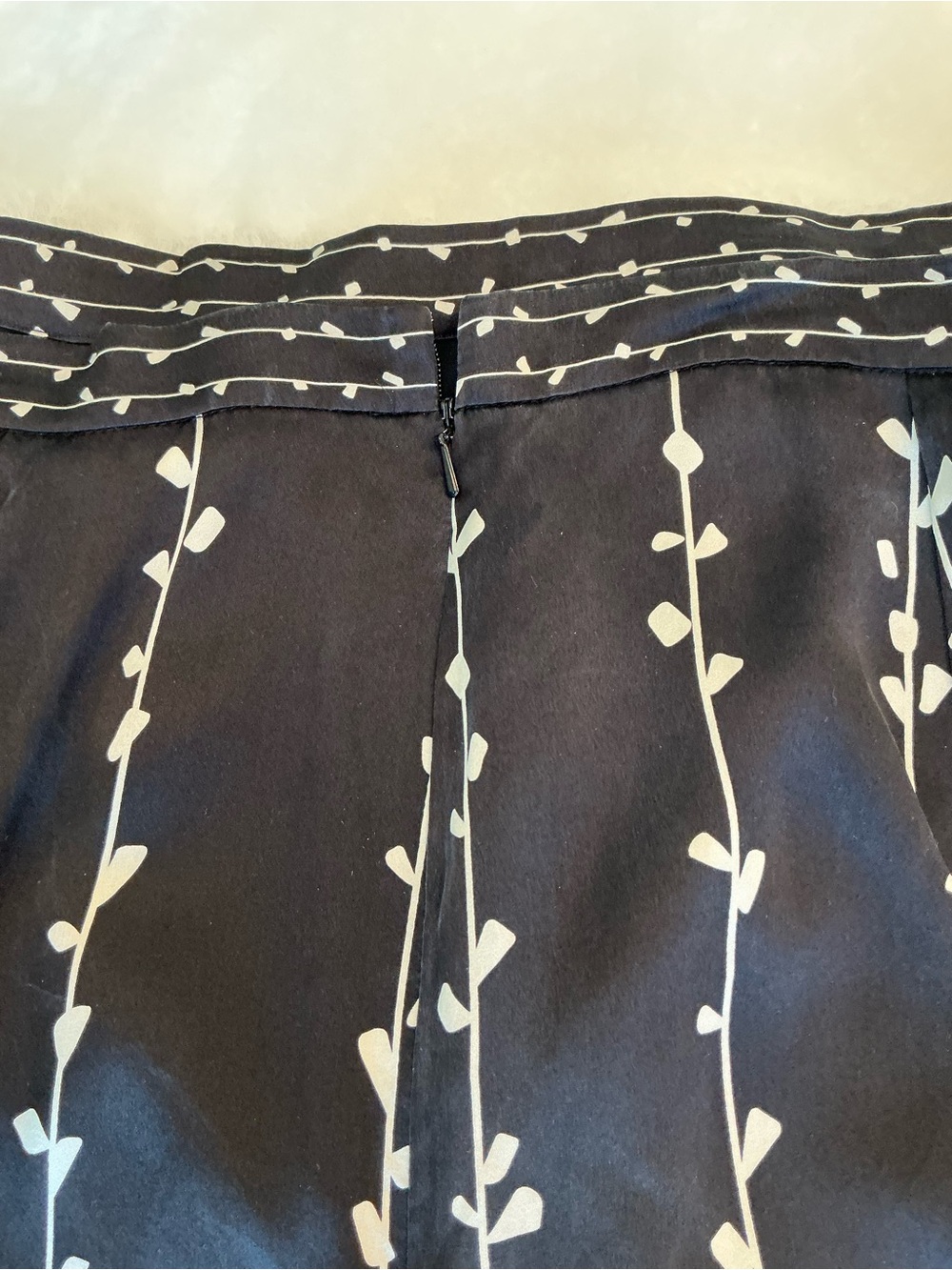 Talbots Petites Pure Silk Floral Print A-Line Skirt Size 12P Black Pink - Picture 5 of 13